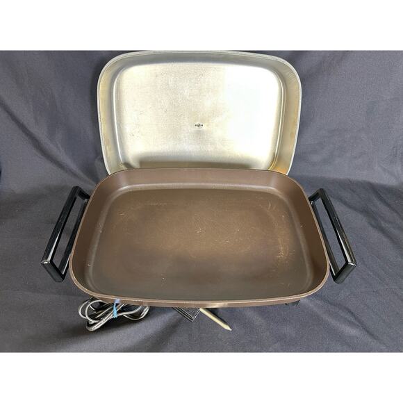 Presto Mid-century Style High Dome Electric Skillet 15”x 11” - Picture 3 of 8